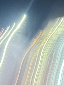 急激な寒暖差に、身体がついていけてませんよね?皆さん、大丈夫ですか?
私は、先日月が綺麗だなぁと思って
パシャ!と!
撮れた写真は、月ではなく、
いったい何がとれたのでしょうか?
誰か、分かる方教えて下さい!
不思議な、でも綺麗な写真だったので
掲載させていただきます♪
これから、ますます寒くなって
身体の不調が、出やすくなりますね!
そんな時は、ヴィラで少しでも大事な身体を労ってあげて下さいね。
ご来店、お待ちしております♪